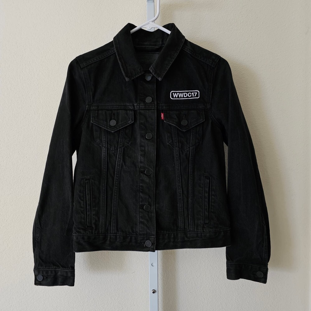 *RARE* APPLE WWDC 2017 x LEVI'S Women's Black Denim Trucker Button Jacket Sz M